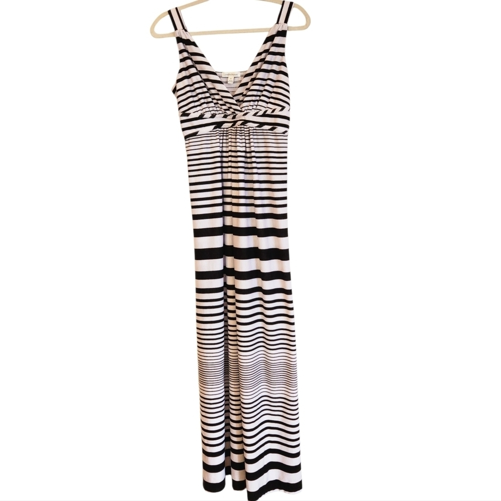 JohnPaulRichard Black/White Striped Maxi Dress Size M Resort Vacation Beach Soft